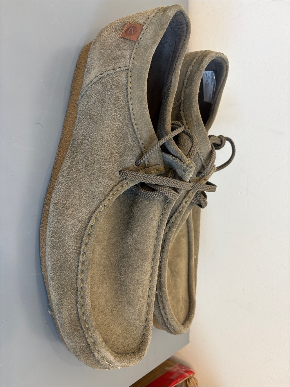 Clarks Men's Suede Chukka Wallabee - Taupe Brown